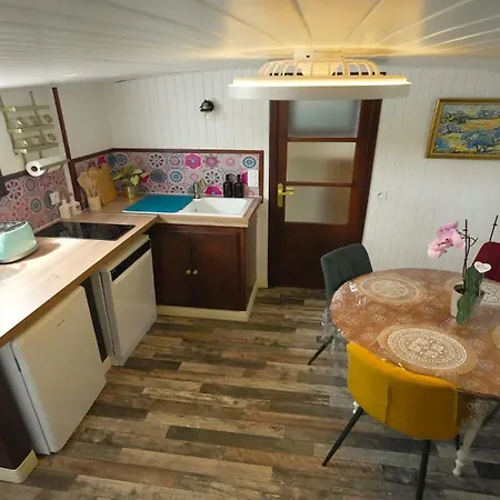 Peniche Le Makara - 船屋 *