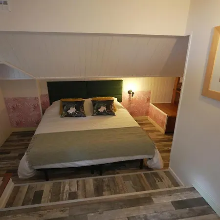 船屋 Peniche Le Makara -